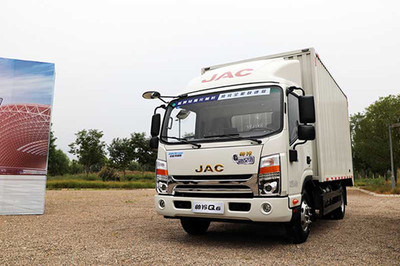 深化道路货运“放管服”改革，优化轻型货车运输服务